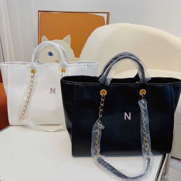 luxury designer new style travel the tote bag shopping weave soft leather womens shoulder bag crossbody fashion beach bags large
luxury designer new style travel the tote bag shopping weave soft leather womens shoulder bag crossbody fashion beach bags large