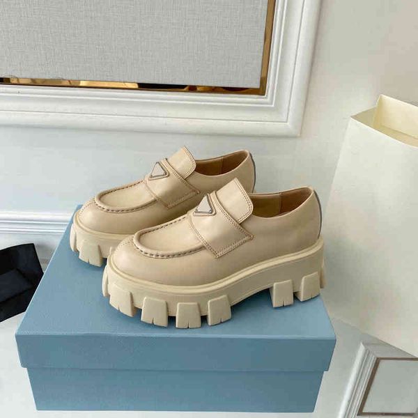 dress shoes early autumn love shoes women's leather platform muffin british medium heel with round head single, Black
dress shoes early autumn love shoes women's leather platform muffin british medium heel with round head single, Black