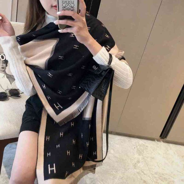 classic style autumn 2022 h-letter cashmere shawl women's scarf with thicker temperament and warm neck, Blue;gray
classic style autumn 2022 h-letter cashmere shawl women's scarf with thicker temperament and warm neck, Blue;gray