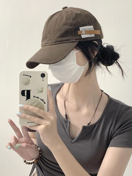retro wild english small leather label peaked cap women's casual wild solid color baseball men's soft hats simple, Blue;gray
retro wild english small leather label peaked cap women's casual wild solid color baseball men's soft hats simple, Blue;gray