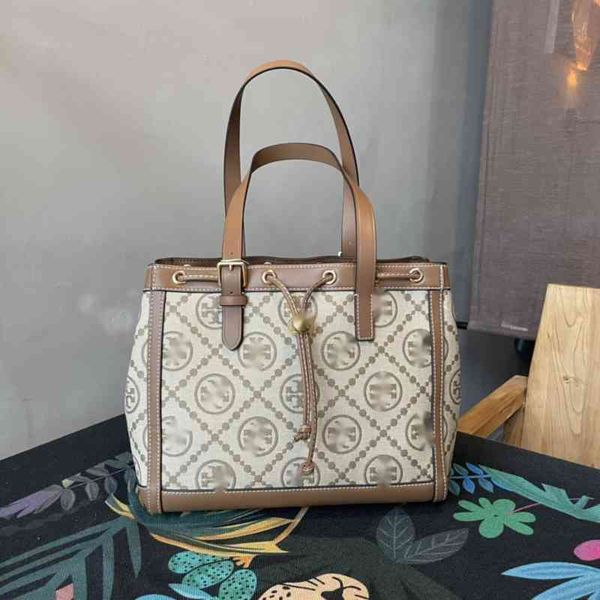 22h evening bags luxury torys burchss bag handbags tote perry series canvas leather printed shopping bag trend leisure messenger handbag
22h evening bags luxury torys burchss bag handbags tote perry series canvas leather printed shopping bag trend leisure messenger handbag