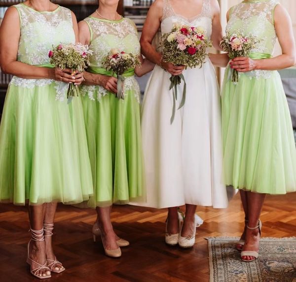 2023 green bridesmaid dresses lace applique jewel neck tea length tulle custom made a line plus size maid of honor gown country wedding wear, White;pink
2023 green bridesmaid dresses lace applique jewel neck tea length tulle custom made a line plus size maid of honor gown country wedding wear, White;pink