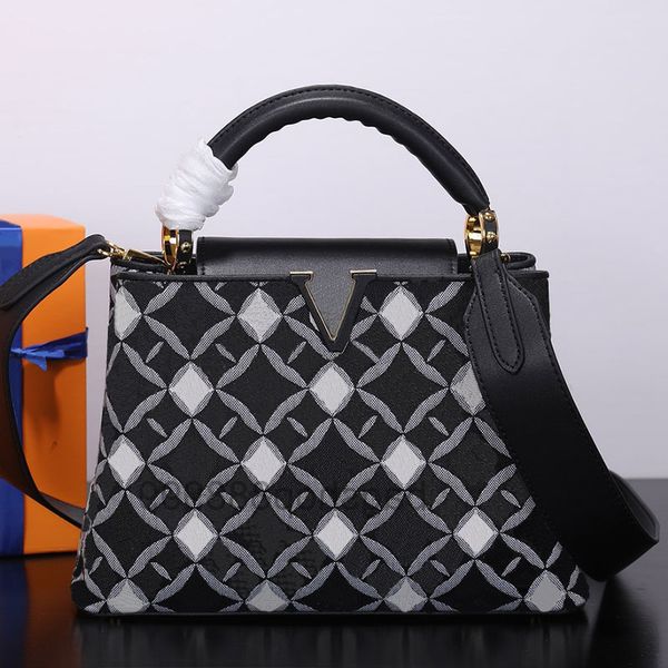 hollow out tote bag weav handbag flap crossbody bags purse multi pochette women hand bag wallets genuine leathe fashion letter
hollow out tote bag weav handbag flap crossbody bags purse multi pochette women hand bag wallets genuine leathe fashion letter