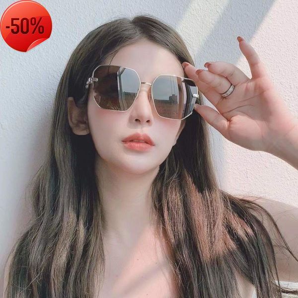 designer sunglasses d family tiktok same generous women's sunglass trend ins casual personalized sunglass 0592s, White;black
designer sunglasses d family tiktok same generous women's sunglass trend ins casual personalized sunglass 0592s, White;black