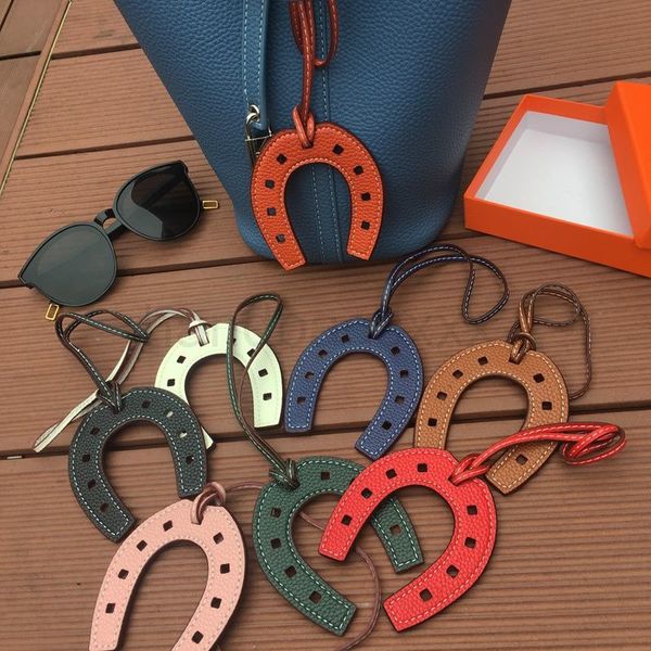 h family pu horseshoe bag pendant platinum creative leather vegetable basket car key chain, Black
h family pu horseshoe bag pendant platinum creative leather vegetable basket car key chain, Black