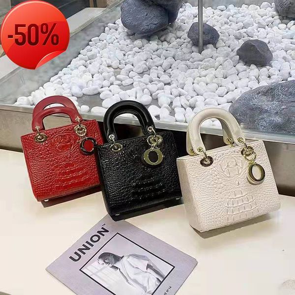 designer bags bag 2022 new fashion diana fashion net red versatile msenger female minority portable shoulder high sensetote purses ladies ha
designer bags bag 2022 new fashion diana fashion net red versatile msenger female minority portable shoulder high sensetote purses ladies ha