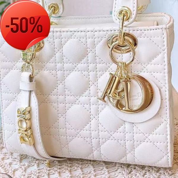 designer bags bag female 2022 new leather four grid fashionable and versatile european american the same style as thetote purses ladies hand
designer bags bag female 2022 new leather four grid fashionable and versatile european american the same style as thetote purses ladies hand