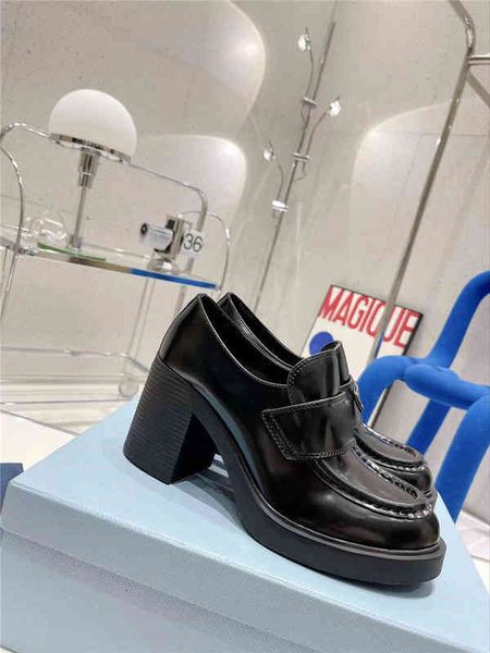 dress shoes autumn and winter high heeled lucky shoes classic triangle logo thick women's quality, Black
dress shoes autumn and winter high heeled lucky shoes classic triangle logo thick women's quality, Black