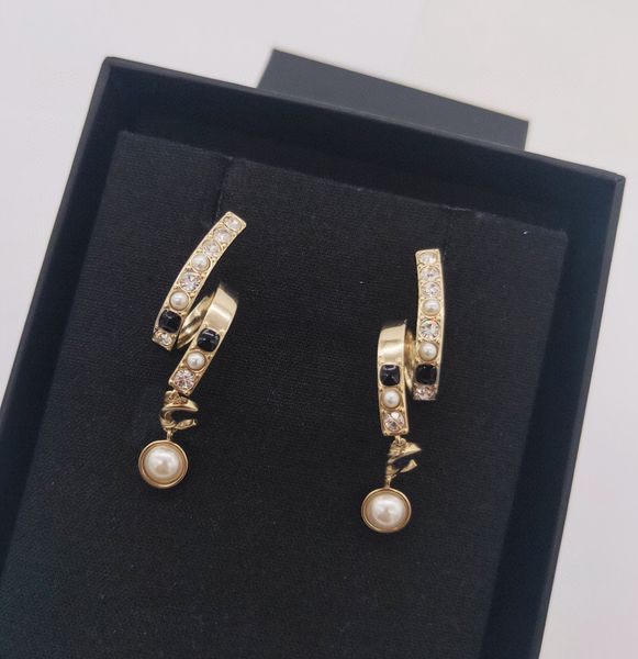 2022 luxury quality charm drop earring with nature shell beads and black color sparkly diamond in 18k gold plated ps7179a, Golden
2022 luxury quality charm drop earring with nature shell beads and black color sparkly diamond in 18k gold plated ps7179a, Golden