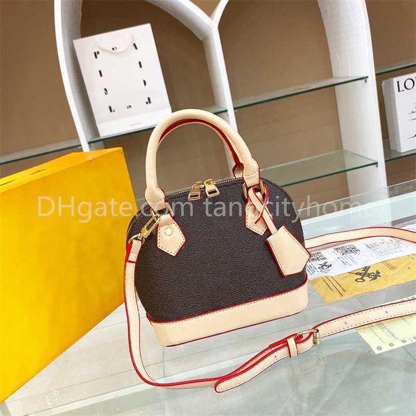 designer shell bag womens handbags retro tote single shoulder messenger bag new letter printing purse european and american small luxury
designer shell bag womens handbags retro tote single shoulder messenger bag new letter printing purse european and american small luxury