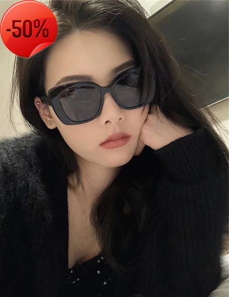 designer sunglasses new xiaoxiangfeng 5422 letter studded spectacle leg sunglass net red li nian same personalized, White;black
designer sunglasses new xiaoxiangfeng 5422 letter studded spectacle leg sunglass net red li nian same personalized, White;black