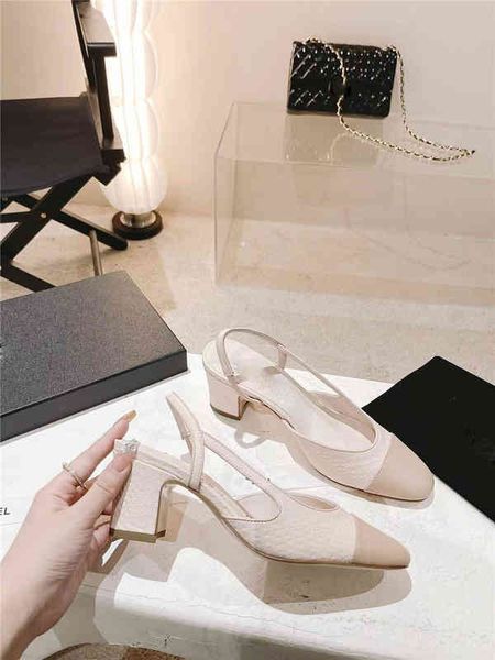 sandals ss xiaoxiang classic hollow color matching thick heel sandals tire leather series leisure high quality, Black
sandals ss xiaoxiang classic hollow color matching thick heel sandals tire leather series leisure high quality, Black