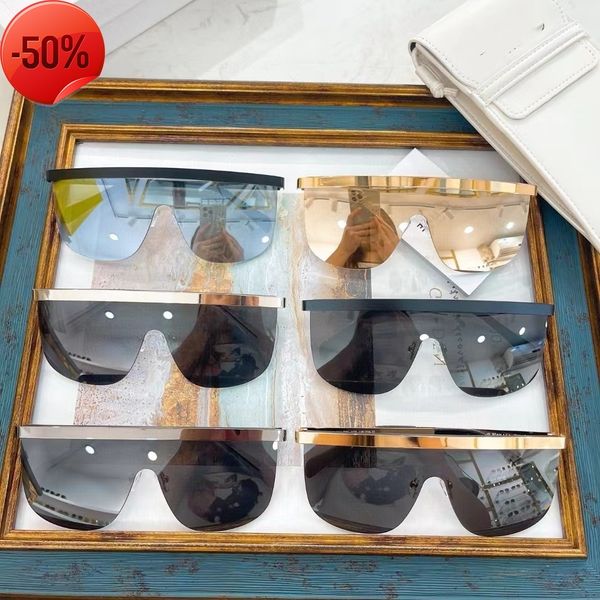 designer sunglasses the new arc de net is popular. same personalized gale frame men's versatile sunglass cl40308u, White;black
designer sunglasses the new arc de net is popular. same personalized gale frame men's versatile sunglass cl40308u, White;black