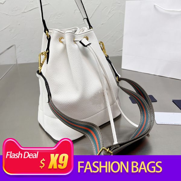 new fashion ladies shoulder bags sale designers bag chain womens classic luxurys handbags leather 5a quality crossbody woman quilted purse h
new fashion ladies shoulder bags sale designers bag chain womens classic luxurys handbags leather 5a quality crossbody woman quilted purse h