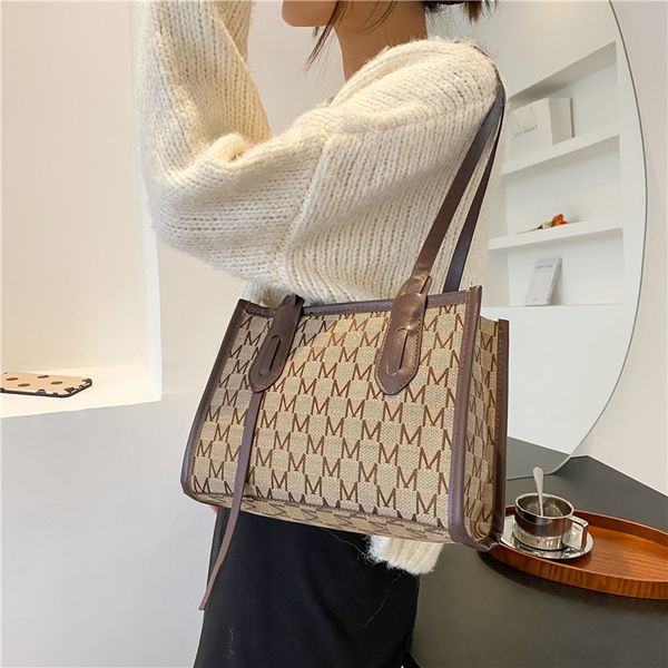 retro letter crossbody handbag totes women casual bag leather shoulder purse female portable travel messenger handle bag 6592
retro letter crossbody handbag totes women casual bag leather shoulder purse female portable travel messenger handle bag 6592