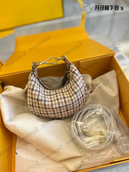 nano graphy plover wool hobo womens wrist bag half moon zip fastening vintage bottom golden metal letter luxurys cross body designer ladies
nano graphy plover wool hobo womens wrist bag half moon zip fastening vintage bottom golden metal letter luxurys cross body designer ladies