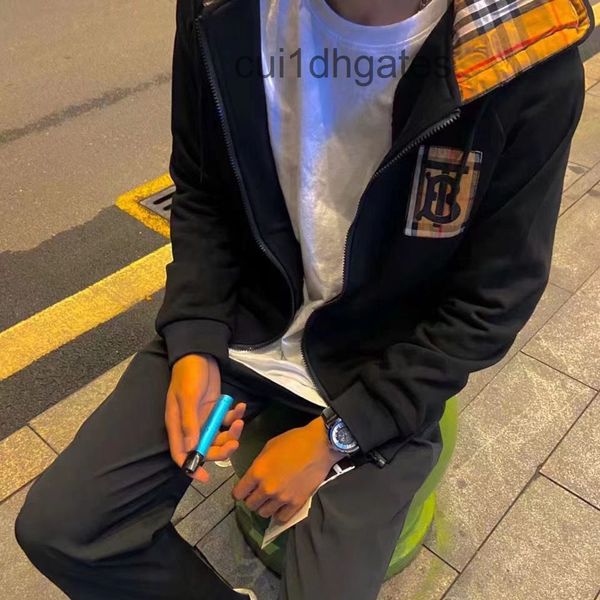 2022 designer burb coat and jacket price social wild spirit young man autumn morning new war horse hooded leis, Black;brown
2022 designer burb coat and jacket price social wild spirit young man autumn morning new war horse hooded leis, Black;brown