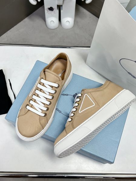 prad 2023 canvas sneakers women luxurys increasin shoes nylon shoe double wheel designer re-nylon height triangle chunky rubber sole dt9c
prad 2023 canvas sneakers women luxurys increasin shoes nylon shoe double wheel designer re-nylon height triangle chunky rubber sole dt9c