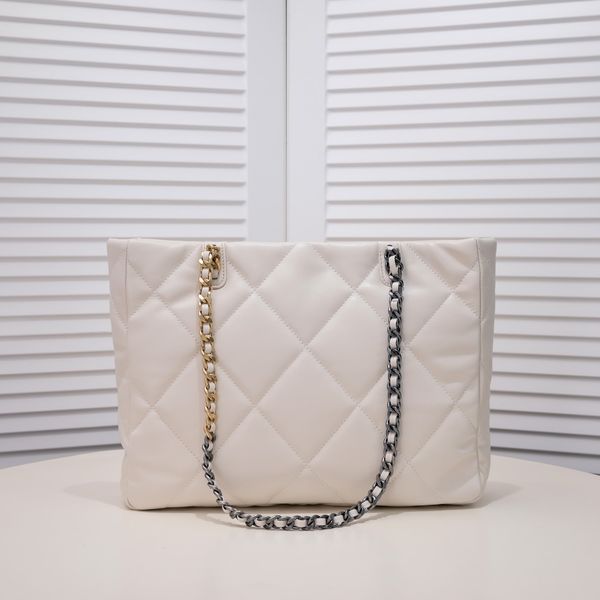 luxurious designers bags women fashion handbag lambskin commuter tote one shoulder bag diamond chain bag c14
luxurious designers bags women fashion handbag lambskin commuter tote one shoulder bag diamond chain bag c14