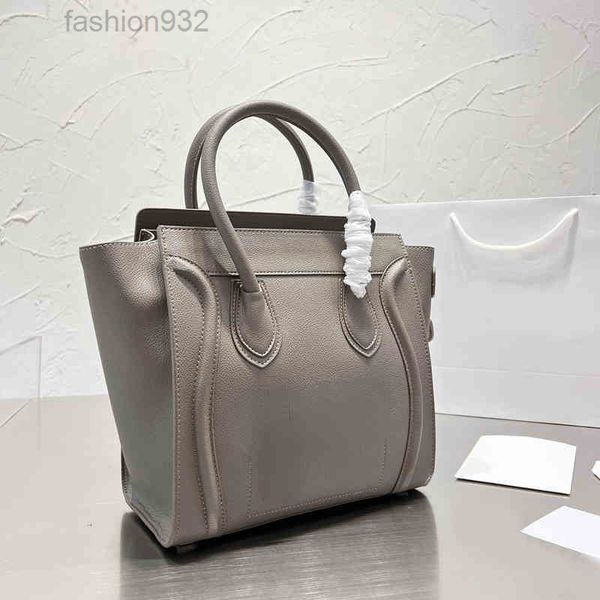 evening bags classic designer handbag tote bag women smile handbags leather shoulder bags purse lady crossbody bags 220714
evening bags classic designer handbag tote bag women smile handbags leather shoulder bags purse lady crossbody bags 220714