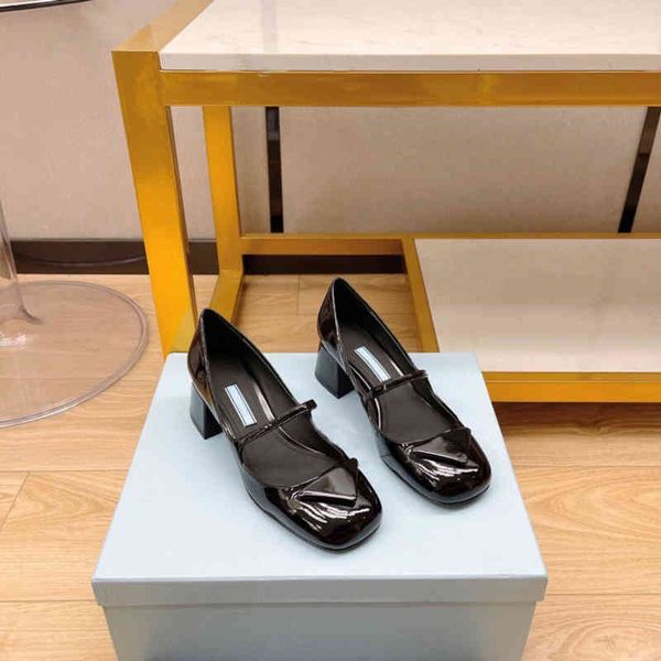 dress shoes square head one line buckle mary jane shoes net red medium heel women's thick single black small leather
dress shoes square head one line buckle mary jane shoes net red medium heel women's thick single black small leather