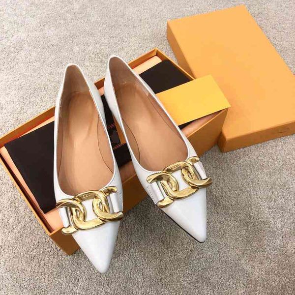 dress shoes chain pointed single shoes women's low heel flat fashion trend leather shallow mouth, Black
dress shoes chain pointed single shoes women's low heel flat fashion trend leather shallow mouth, Black