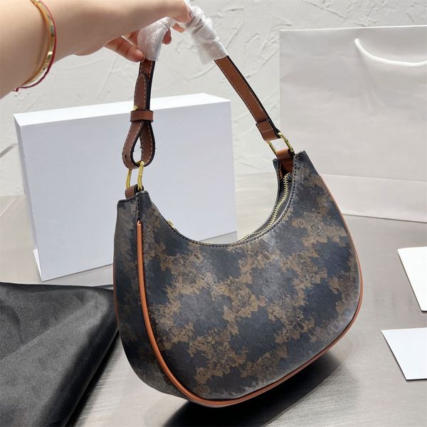 luxury ava bag in triomphe canvas and suded leather designer hobo crossbody women handbag inner flat pocket tote shoulder bag purse
luxury ava bag in triomphe canvas and suded leather designer hobo crossbody women handbag inner flat pocket tote shoulder bag purse