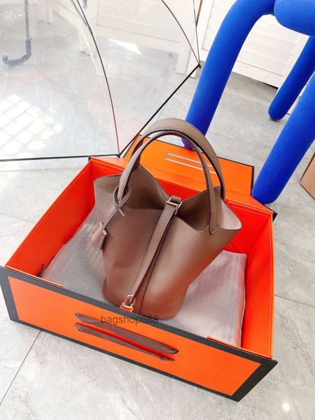 designer bag real 5a leather new shoulder bags bucket bag women shopping bag handbags cross body with lock picotin handbag
designer bag real 5a leather new shoulder bags bucket bag women shopping bag handbags cross body with lock picotin handbag