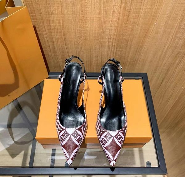 luxury high-heeled sandal printing leather lady sandals designer wedding party women's dress shoes fashion leisure retro fine with sand, Black
luxury high-heeled sandal printing leather lady sandals designer wedding party women's dress shoes fashion leisure retro fine with sand, Black