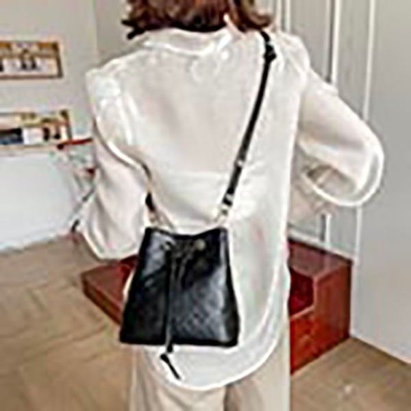 2021 daily bag womens new large capacity shoulder bag cross body bucket bag fashion drawstring presbyopic vegetable basket contrast color wo
2021 daily bag womens new large capacity shoulder bag cross body bucket bag fashion drawstring presbyopic vegetable basket contrast color wo