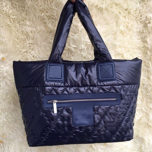designer shopping bags big brand luxury retro rhombus padded with sheepskin ladies new handbags fashion multifunctional large capacity tote
designer shopping bags big brand luxury retro rhombus padded with sheepskin ladies new handbags fashion multifunctional large capacity tote