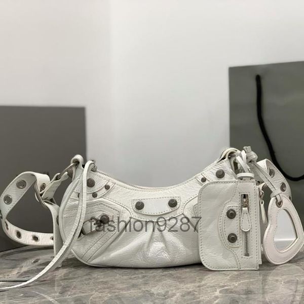 luxurys designer fashion le handmade bags handbags shoulder bag women's crossbody retro large bag lady tote cosmetic bucket motorcycle
luxurys designer fashion le handmade bags handbags shoulder bag women's crossbody retro large bag lady tote cosmetic bucket motorcycle
