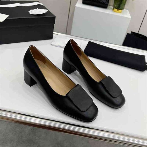 dress shoes french high heels a style of square head thick heel and shallow mouth in autumn are all kinds medieval women's shoes leathe, Black
dress shoes french high heels a style of square head thick heel and shallow mouth in autumn are all kinds medieval women's shoes leathe, Black