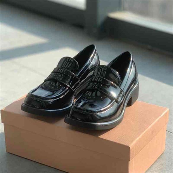 shoes in dress the autumn of miu family's british style square head thick soled small lear shoes women's big heads single 13mv, Black
shoes in dress the autumn of miu family's british style square head thick soled small lear shoes women's big heads single 13mv, Black