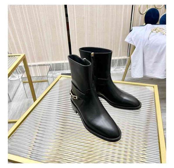 boots knight boots women's autumn side zipper chain black leather versatile thick heel short
boots knight boots women's autumn side zipper chain black leather versatile thick heel short