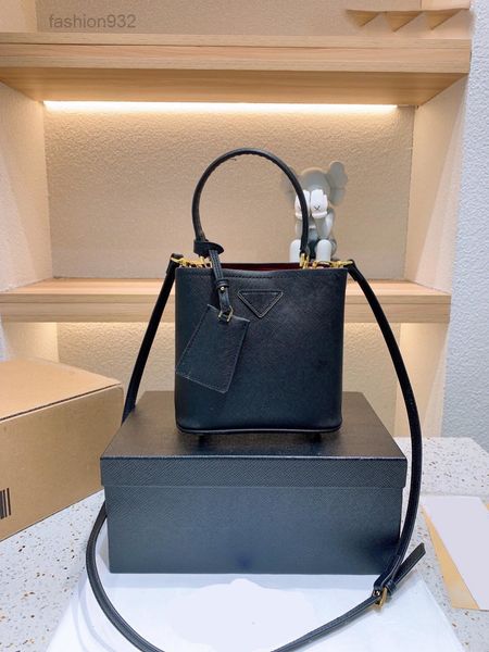 2023 shoulder bags evening bags cross body bags bucket tote women handbag shoulder leather brand designer crossbody wallet female purses
2023 shoulder bags evening bags cross body bags bucket tote women handbag shoulder leather brand designer crossbody wallet female purses