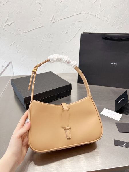 designer tote bag womens armpit bag shoulder bags leather material underarm simple handbag fashion purse medium size 25cm with box
designer tote bag womens armpit bag shoulder bags leather material underarm simple handbag fashion purse medium size 25cm with box