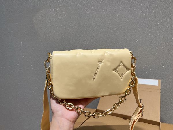 2022ss designer v small square bag womens fashion new fashion women's bags leather wallet handbag quality metal hardware chain luxury
2022ss designer v small square bag womens fashion new fashion women's bags leather wallet handbag quality metal hardware chain luxury
