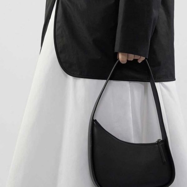 the row bag designer luxury for womens handbags crossbody purses large capacity totes 7a multicolour fashion lnclined shoulder black walle 4
the row bag designer luxury for womens handbags crossbody purses large capacity totes 7a multicolour fashion lnclined shoulder black walle 4