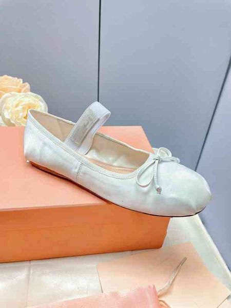 dress shoes in the autumn of miu firy style flt bottom bllet shoes femle solid color re worn in single shoe with shllow mouth, Black
dress shoes in the autumn of miu firy style flt bottom bllet shoes femle solid color re worn in single shoe with shllow mouth, Black