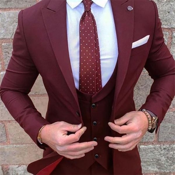 men's suits blazers burgundy red tuxedo three-piece wedding suit men's official business west slim suit jacket pants vest costume, White;black
men's suits blazers burgundy red tuxedo three-piece wedding suit men's official business west slim suit jacket pants vest costume, White;black