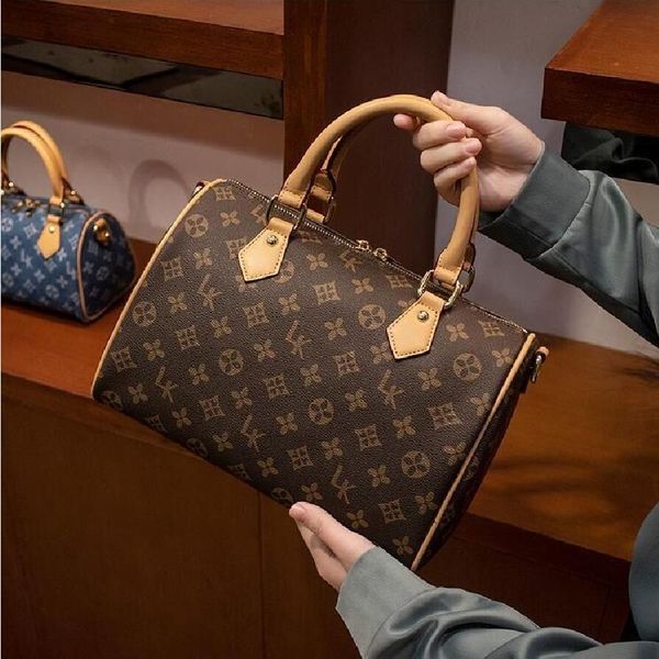 designer luxury women the tote bag fashion versatile handbags shoulder crossbody bags purse tories totes large capacity saddle wallets 7a 6
designer luxury women the tote bag fashion versatile handbags shoulder crossbody bags purse tories totes large capacity saddle wallets 7a 6