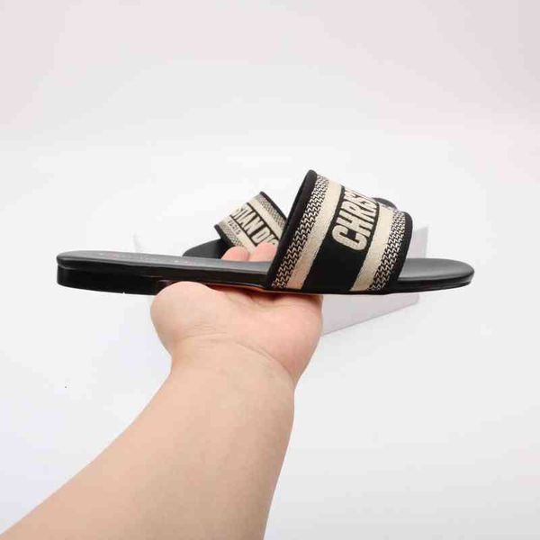 shoe slippers fashion 2022 womens high-quality sandals designer slope style upper leads the trend there are many styles and colors, Black
shoe slippers fashion 2022 womens high-quality sandals designer slope style upper leads the trend there are many styles and colors, Black