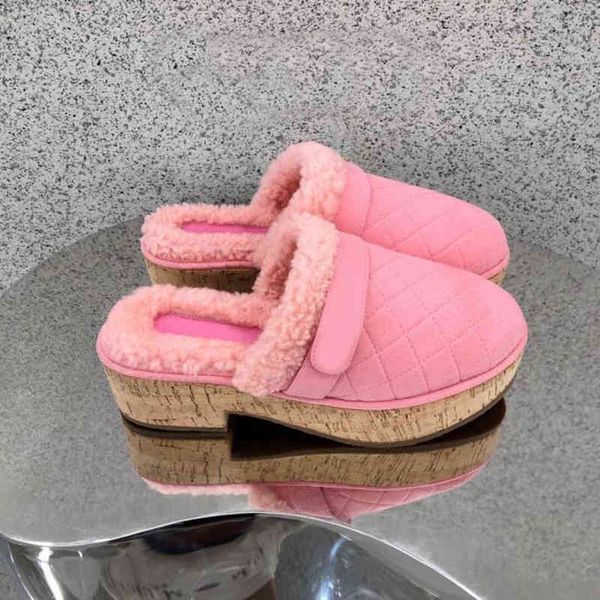 slippers wool slippers women wear baotou half autumn and winter home thick bottom warm lamb wool cotton, Black
slippers wool slippers women wear baotou half autumn and winter home thick bottom warm lamb wool cotton, Black
