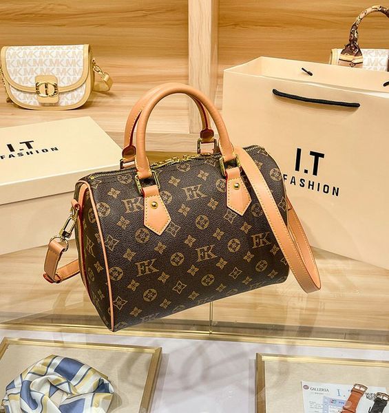 designers handbag luxurys handbags ladies chain shoulder bag patent leather diamond luxurys evening bags cross body bag m61252
designers handbag luxurys handbags ladies chain shoulder bag patent leather diamond luxurys evening bags cross body bag m61252