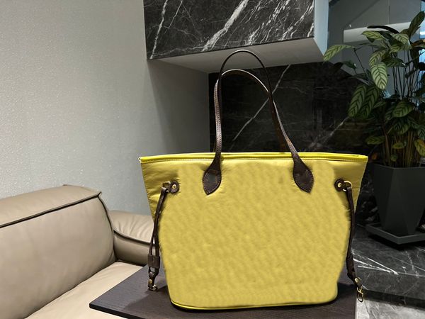22ss ly new designer vv luxury fashion bag cotton clothes tote bag charming and exquisite large capacity handbag quality leather sacoche v4
22ss ly new designer vv luxury fashion bag cotton clothes tote bag charming and exquisite large capacity handbag quality leather sacoche v4