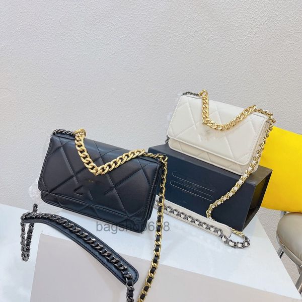 designer bags pearlescent bag chain can be cross-body single shoulder card slot zipper bit change bit 5a high-end quality luxury fashion w 2
designer bags pearlescent bag chain can be cross-body single shoulder card slot zipper bit change bit 5a high-end quality luxury fashion w 2