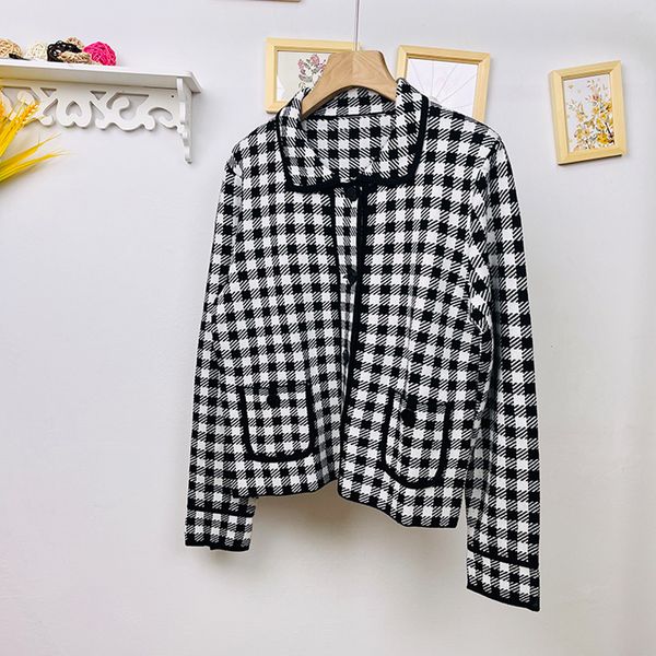 902 2022 milan runway autumn sweater white wool long sleeve lapel neck fashion clothes womens xue, White;black
902 2022 milan runway autumn sweater white wool long sleeve lapel neck fashion clothes womens xue, White;black
