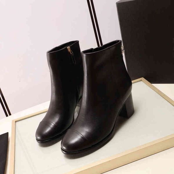 boots autumn and winter middle heel martin boots fashion thick round head simple chelsea short women's shoes, Black
boots autumn and winter middle heel martin boots fashion thick round head simple chelsea short women's shoes, Black