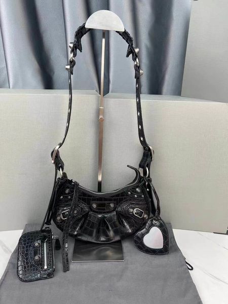 bags shoulder quality women lady cool girl le cagole motorcycle shoulder luxury designers genuine leather crossbody clutch wallet purse poch
bags shoulder quality women lady cool girl le cagole motorcycle shoulder luxury designers genuine leather crossbody clutch wallet purse poch